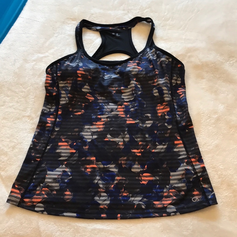 Gap light padded fitness top size L/G